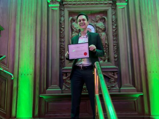 Jens Sarömba erhält Auszeichnung